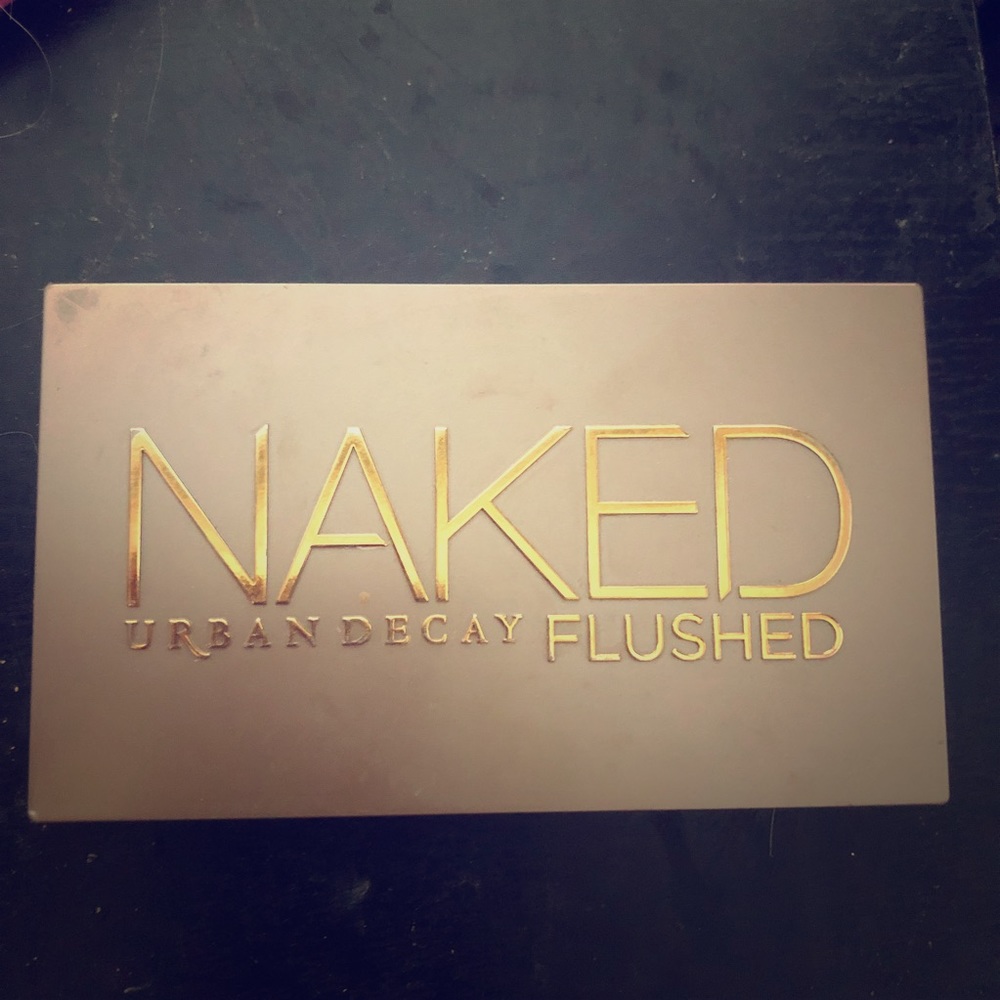Urban Decay Naked Flushed ✨
